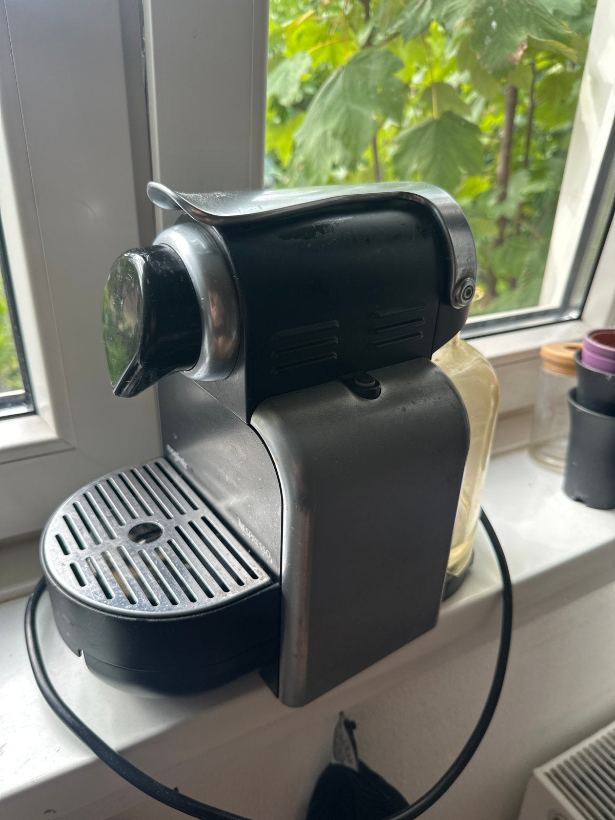 Nespresso Inissia Koffiezetapparaat, Gebruikt, Koffiemachine, Ophalen of Verzenden, 1 kopje