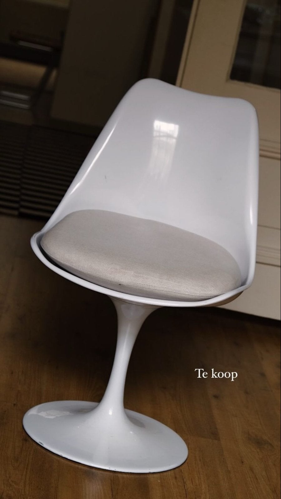 Witte Tulip Stoel met Kussen - Gebruikt, Ophalen, Kunststof, Gebruikt, Wit