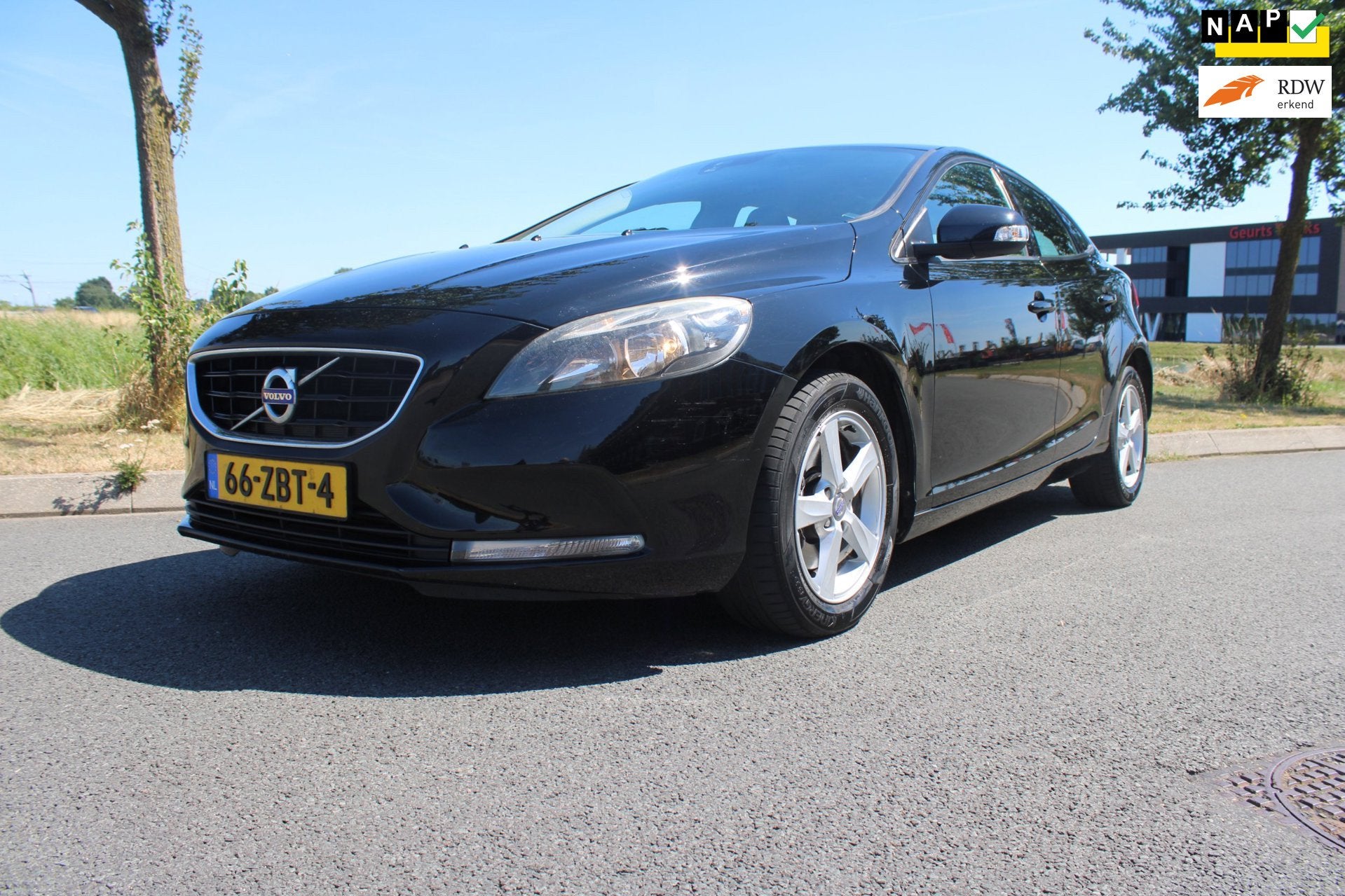 Volvo V40 1.6 T3, Auto's, Volvo, Voorwielaandrijving, Stof, Gebruikt, 4 cilinders