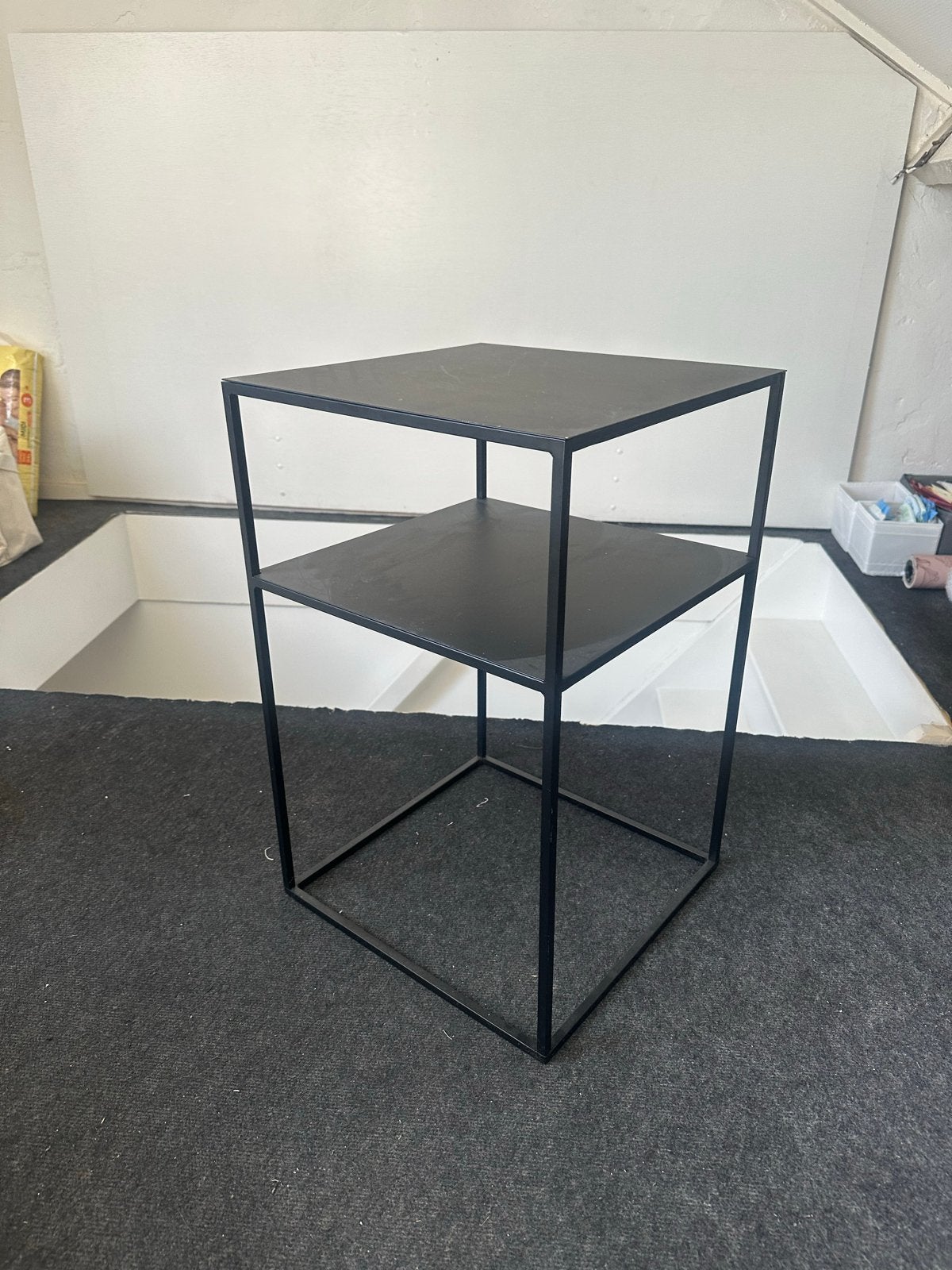 Zwart metalen bijzettafel/nachtkastje H&M Home, Minder dan 55 cm, Gebruikt, Metaal of Aluminium, Vierkant