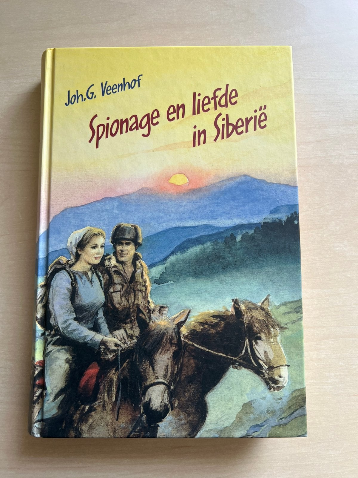 Spionage en liefde in Siberië door Veenhof, Boeken, Ophalen of Verzenden, Gelezen