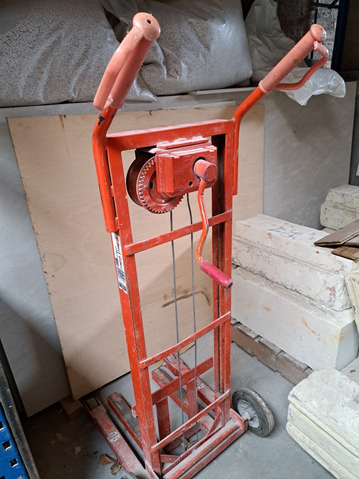 Steekwagen / stapelaar met lier - Overtoom MMI - Max 300 kg, Ophalen, Gebruikt