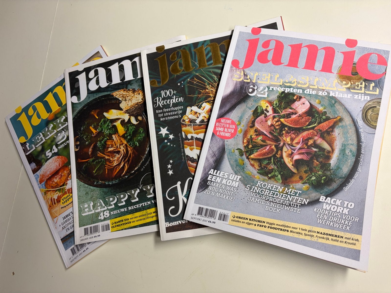 Jamie Magazine - 4 kooktijdschriften van Jamie Oliver, Ophalen of Verzenden, Zo goed als nieuw, Gezond koken