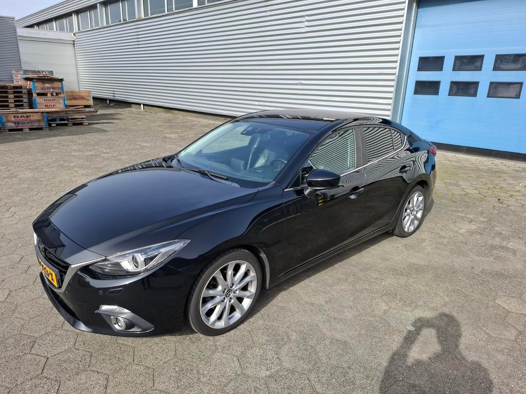 Mazda 3 2.0 GT-M 180PK Sedan 2015 Zwart, Auto's, Mazda, Voorwielaandrijving, 1998 cc, Zwart, 4 cilinders