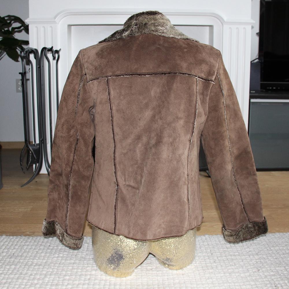 Zeer Mooie Warme Suede Jas (M) € 75,-, Maat 38/40 (M), Bruin, Ophalen of Verzenden, Zo goed als nieuw