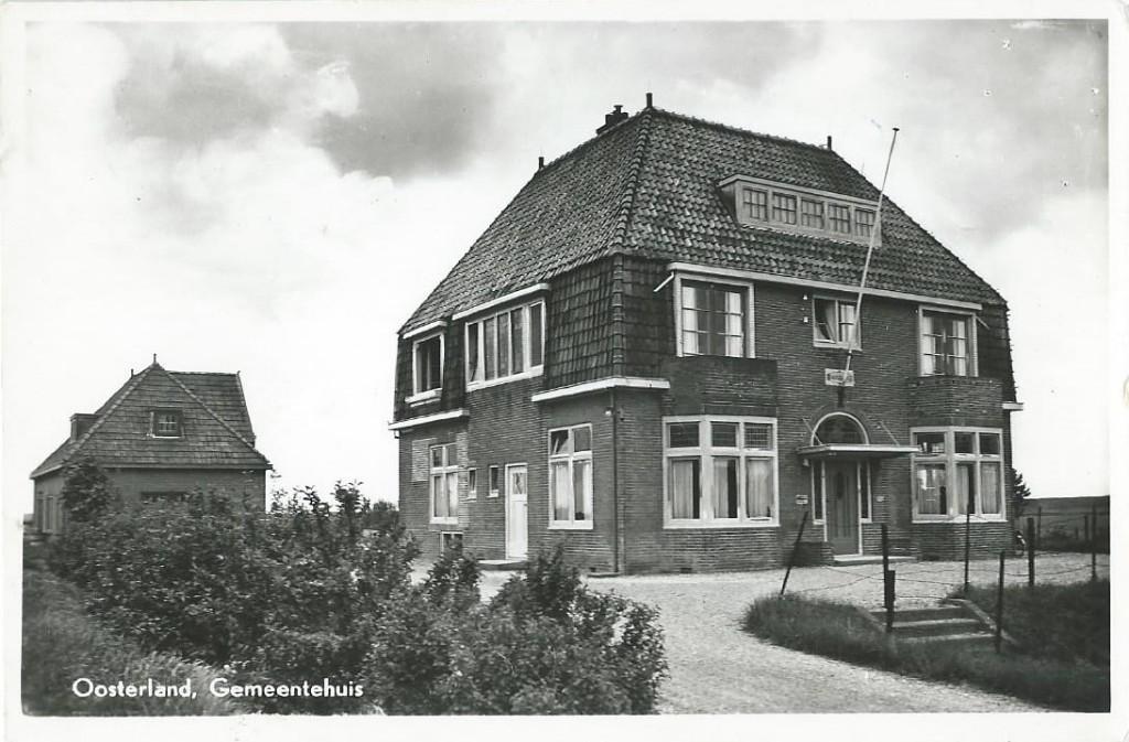 Ansichtkaart  OOSTERLAND   Gemeentehuis, Verzenden, 1960 tot 1980, Ongelopen, Zeeland