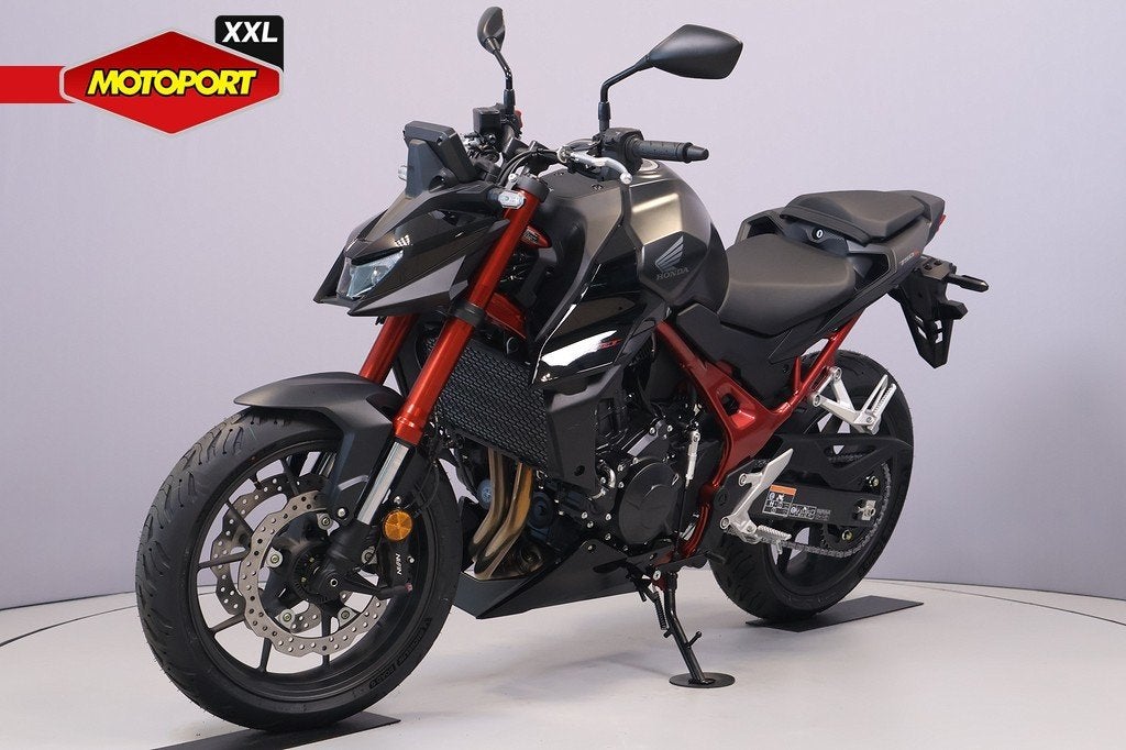 Honda CB 750 HORNET E-CLUTCH (bj 2026), Motoren, Motoren | Honda, Honda Motor Europe Ltd, Bedrijf, Customer.service@honda-eu.com