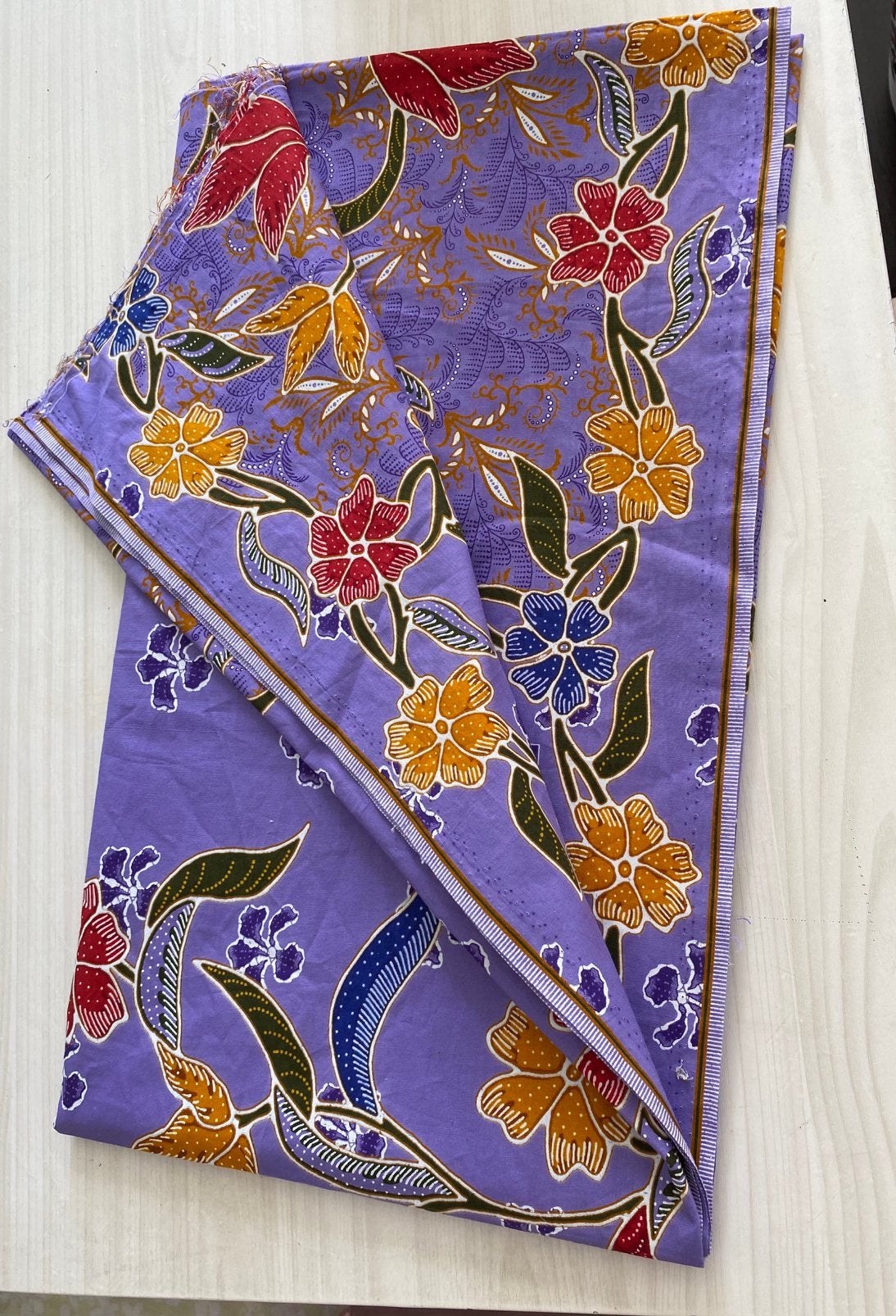 Batik lap cap cent Ratna Dewi 195cm x 110cm, Hobby en Vrije tijd, Stoffen en Lappen, 120 cm of meer, Paars, Nieuw, Ophalen of Verzenden