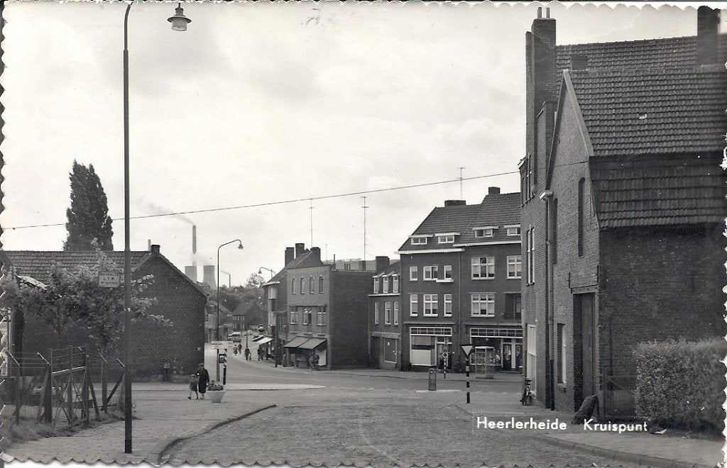 Heerlerheide Kruispunt dorpsgezicht jaren 1960, Verzamelen, Verzenden, 1960 tot 1980, Gelopen, Limburg
