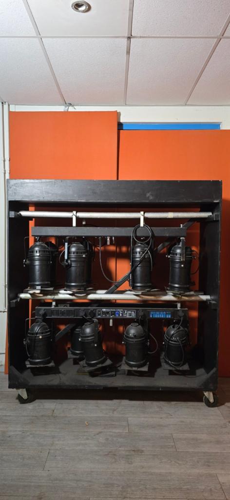 4X Showtec Sliding Show Bar 4, DMX-verlichtingsbalk met, Ophalen, Gebruikt, Licht, Kleur