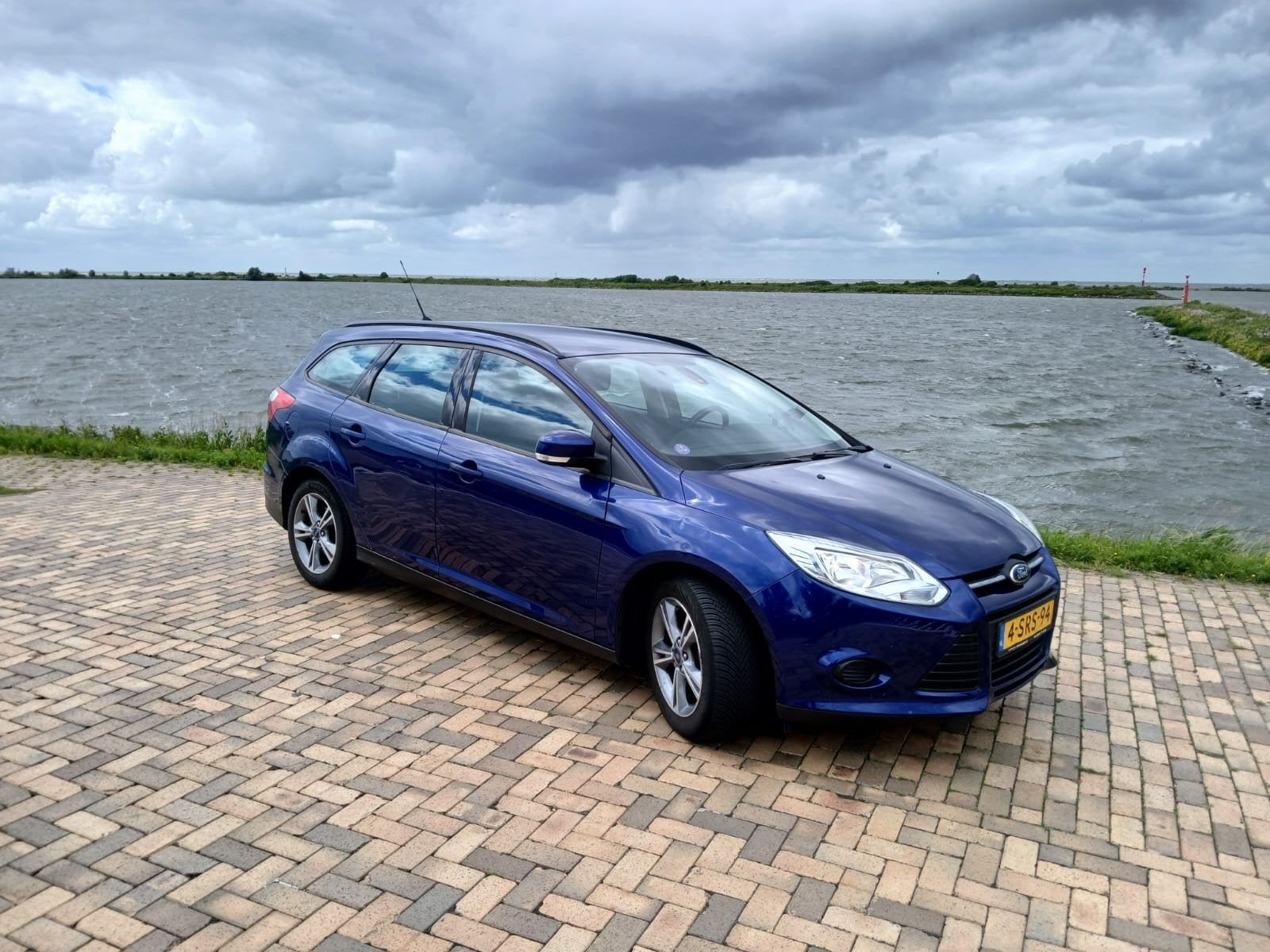Ford Focus 1.0 Ecoboost 2013 Airco - nieuwe APK & koppeling, Auto's, Blauw, 100 pk, Origineel Nederlands, Handgeschakeld