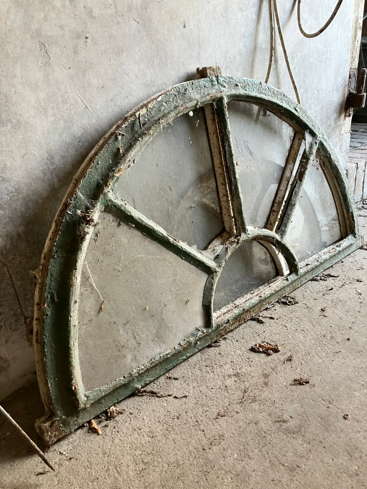 Stalramen halfrond gietijzer, Ophalen, Gebruikt, Minder dan 80 cm