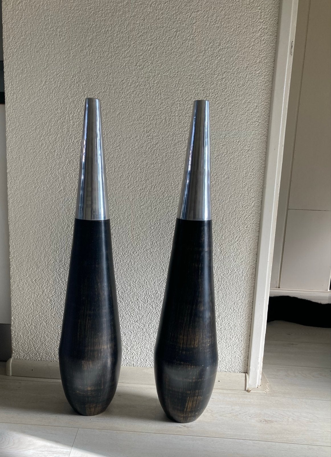 2 Hoge Decoratieve Vazen - Aluminium Look (92 cm), Ophalen, Gebruikt, Zilver, Metaal