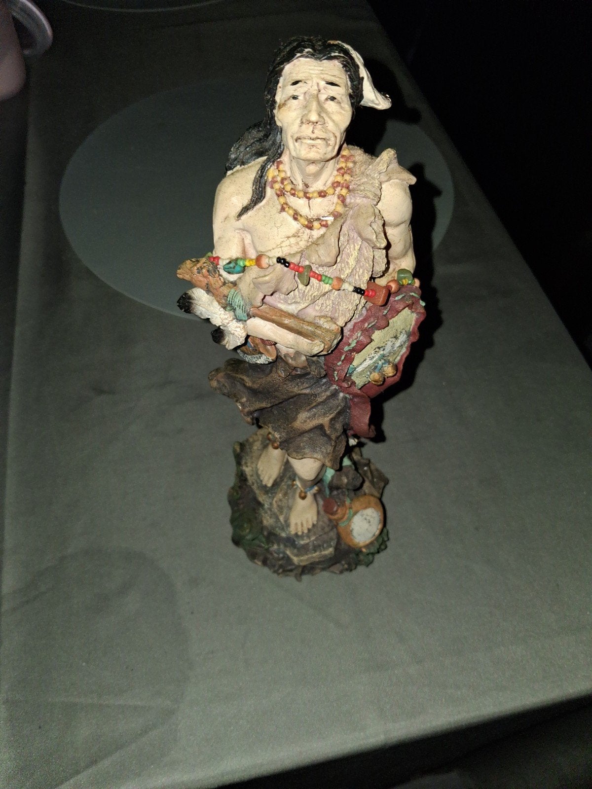 Beeldje Indiaan - Decoratief en Gedetailleerd, Antiek en Kunst, Ophalen of Verzenden, 20 - 50 cm, Steen of Keramiek, Beeld