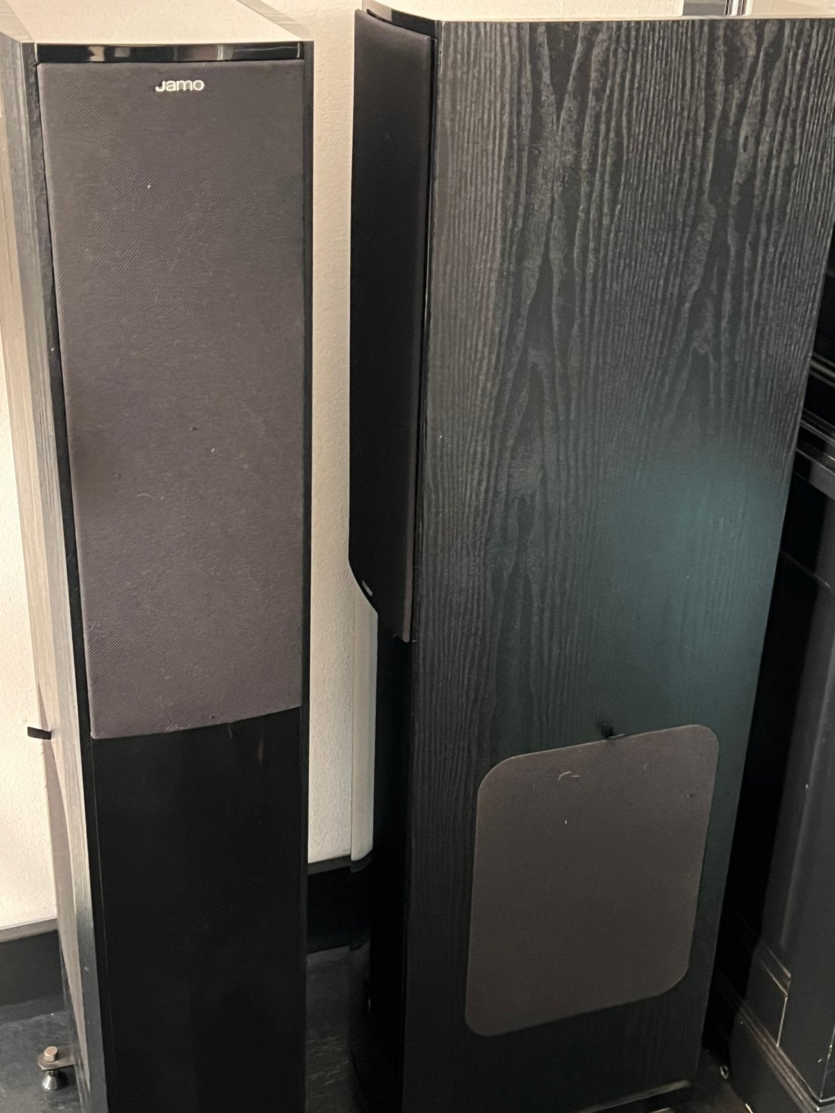 Jamo s606 2 stuks met cover in top staat, Audio, Tv en Foto, Luidsprekers, Vloerstaande luidspreker, Basreflex, Zo goed als nieuw