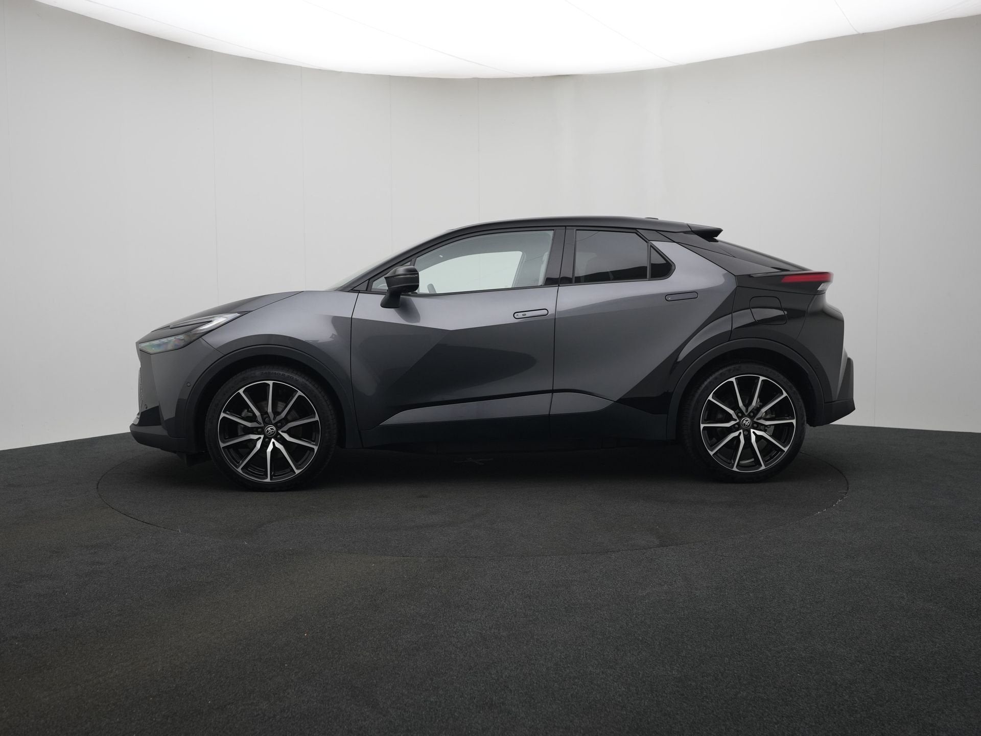 Toyota C-HR 2.0 Plug-in Hybrid 220 GR SPORT PLUS | Panodak |, 4 cilinders, Bedrijf, Hybride Elektrisch/Benzine, 13 kWh