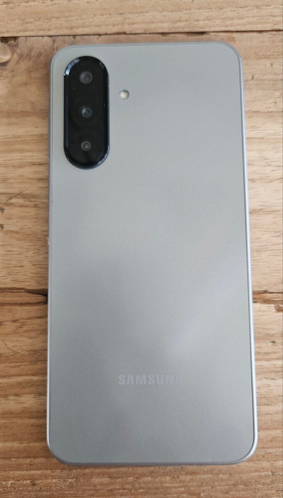 Samsung Galaxy A17 256GB Grijs -  nieuw
