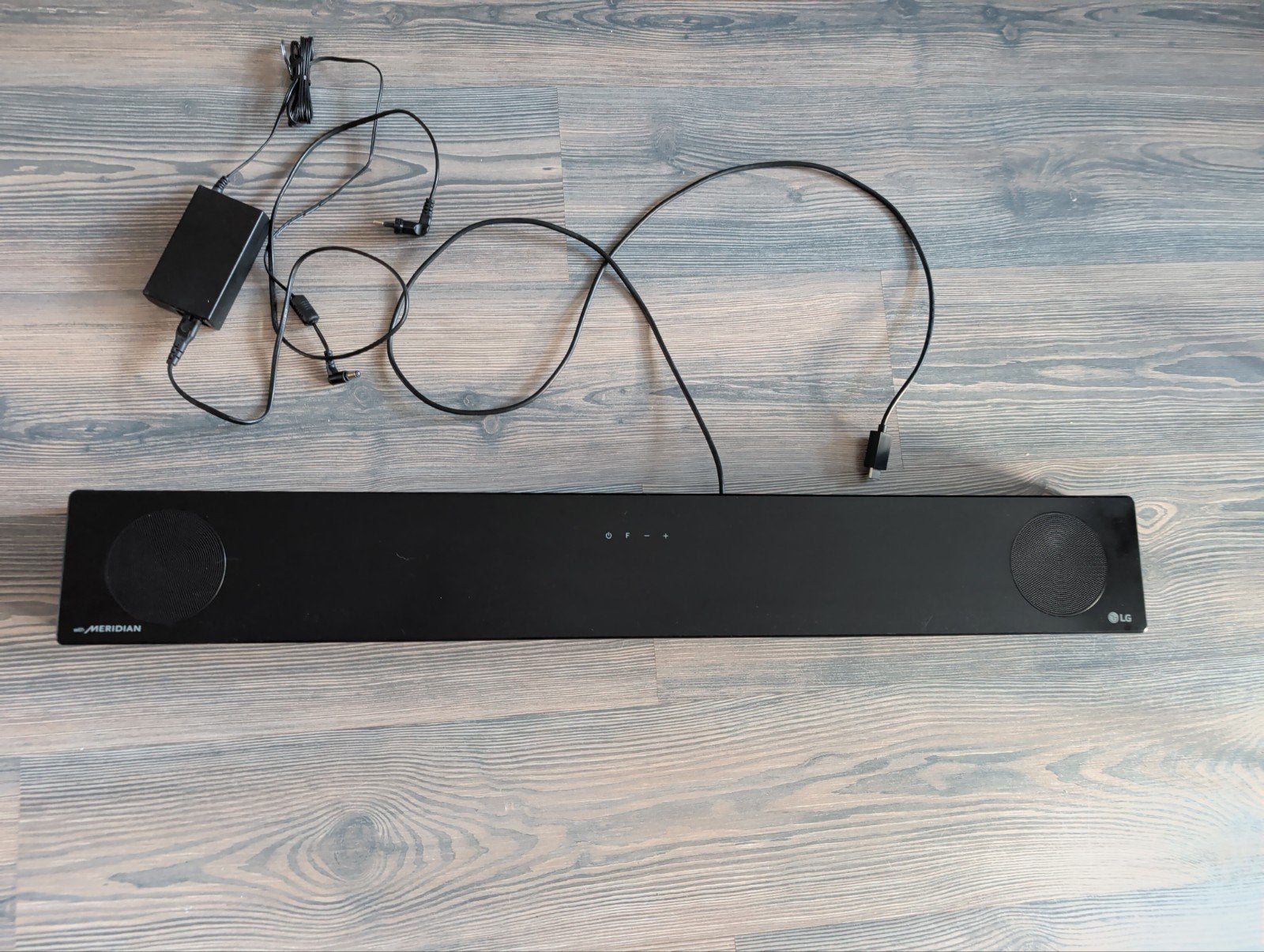 LG Soundbar DSN7CY - mooi geluid voor TV, Ophalen of Verzenden, Met ingebouwde subwoofer, Zo goed als nieuw