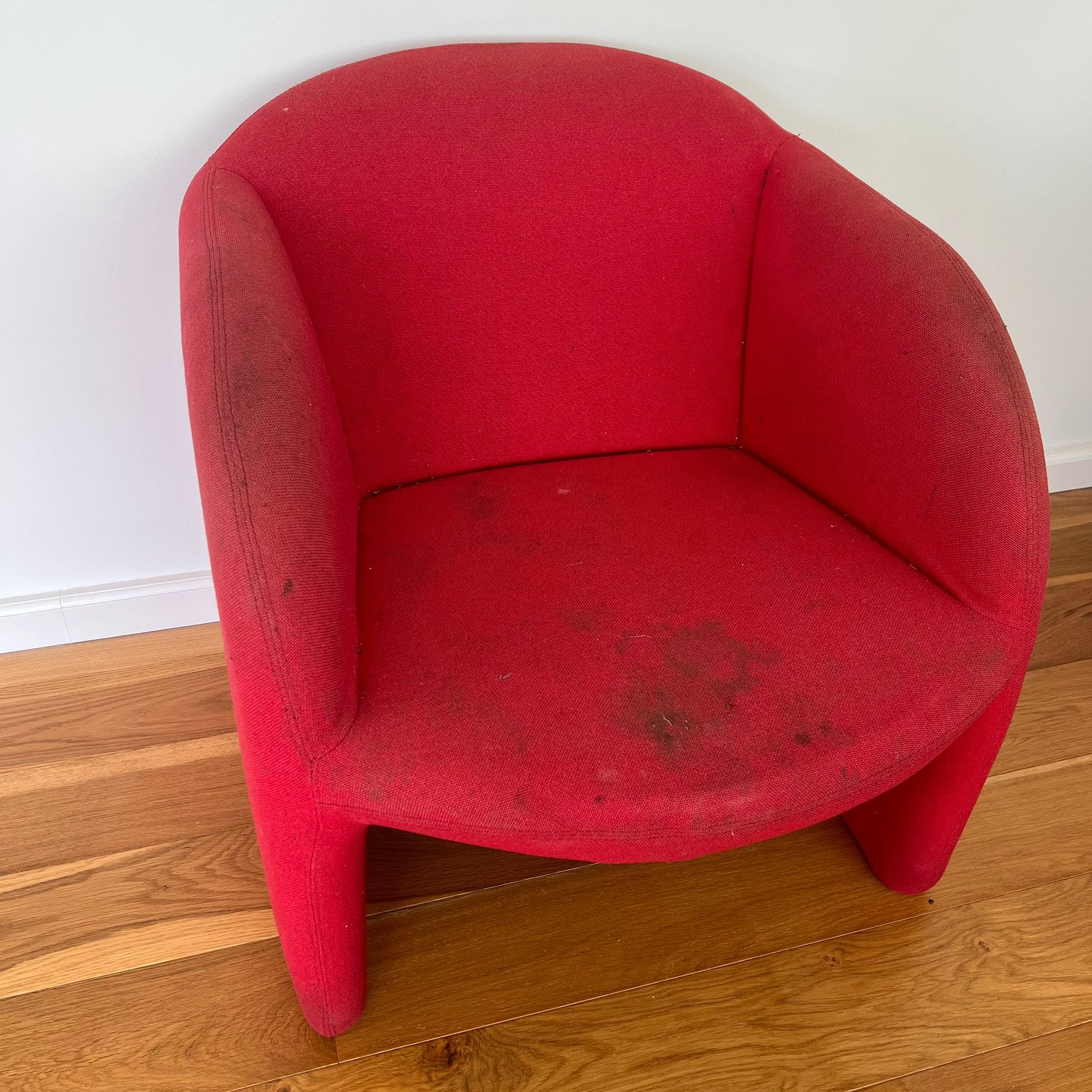 Artifort Ben fauteuil rood stof opknapper, Huis en Inrichting, Fauteuils, Ophalen of Verzenden, Gebruikt, Stof, 50 tot 75 cm