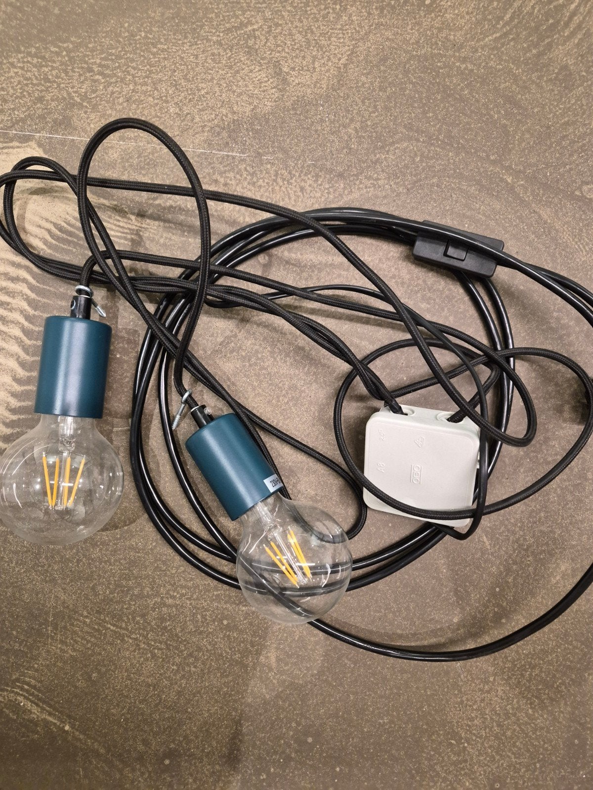 2 stuks LED E27 Max 40W of LED 12W lampen met snoer, Ophalen, Zo goed als nieuw, Industrieel