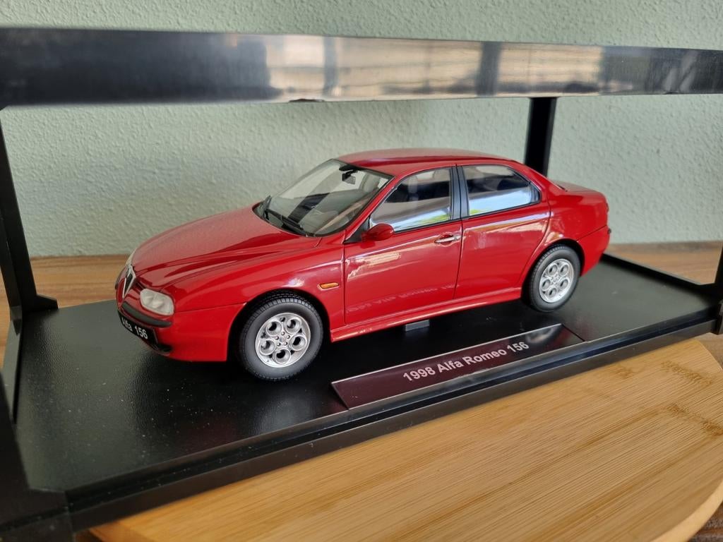**SALE** Alfa Romeo 156 rood 1:18 Nieuw in doos!, Overige merken, Auto, Nieuw, Ophalen of Verzenden
