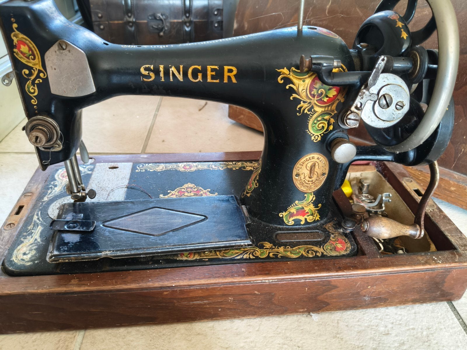 Antieke Singer naaimachine uit 1920 met houten kap, Antiek en Kunst, Antiek | Naaimachines, Ophalen of Verzenden