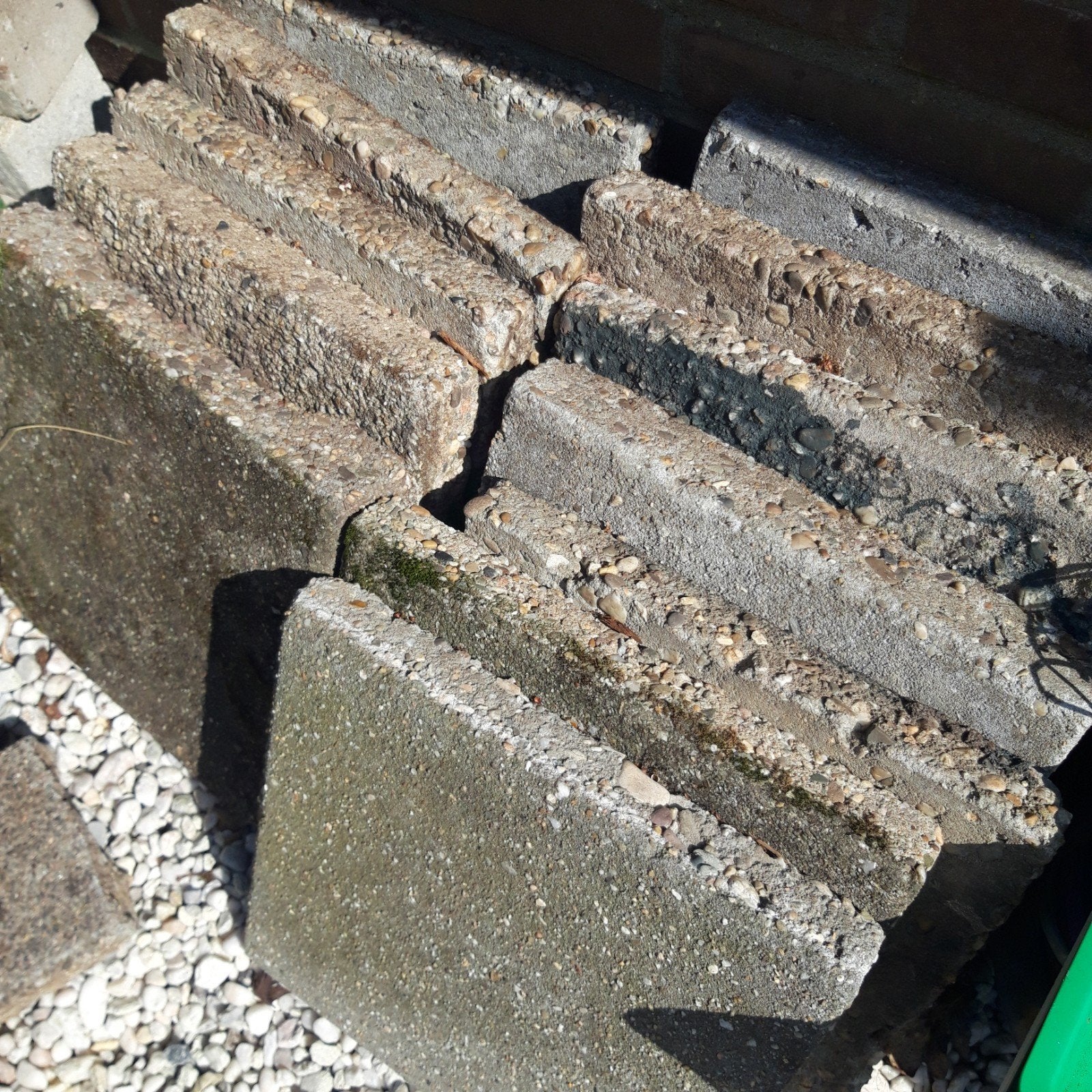 Tuintegels | Gratis, Tuin en Terras, Bielzen en Borders, Ophalen, Gebruikt, 25 tot 50 cm, Biels