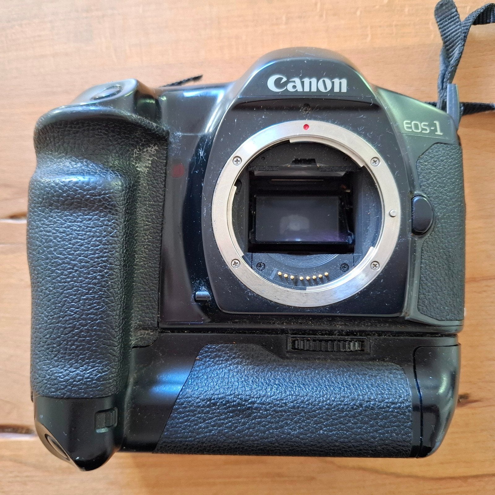 Canon EOS-1 Defect (voor verzamelaar), Audio, Tv en Foto, Ophalen of Verzenden, Niet werkend, Spiegelreflex, Canon
