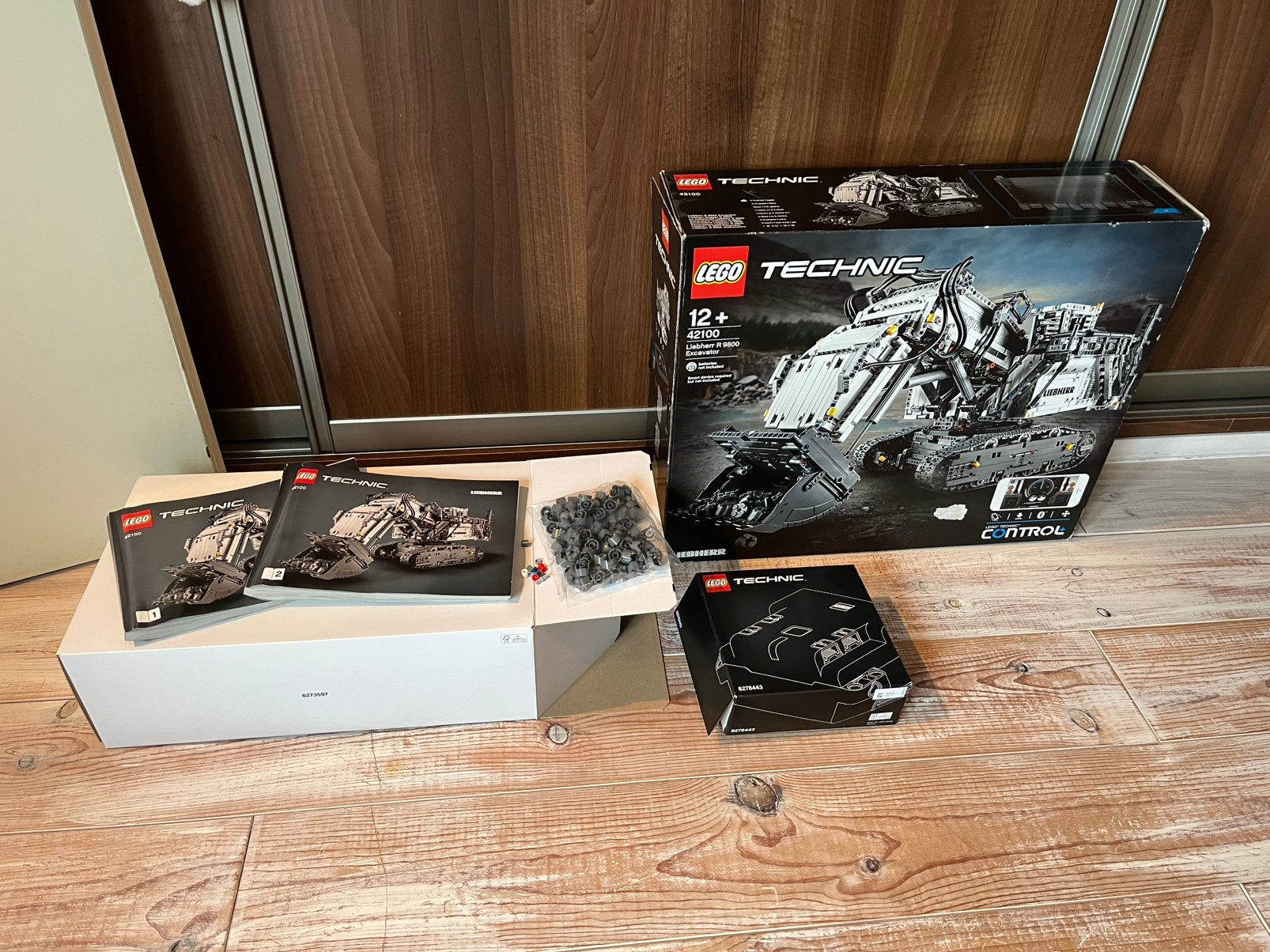 Lego technic 42100 Liebherr R9800.