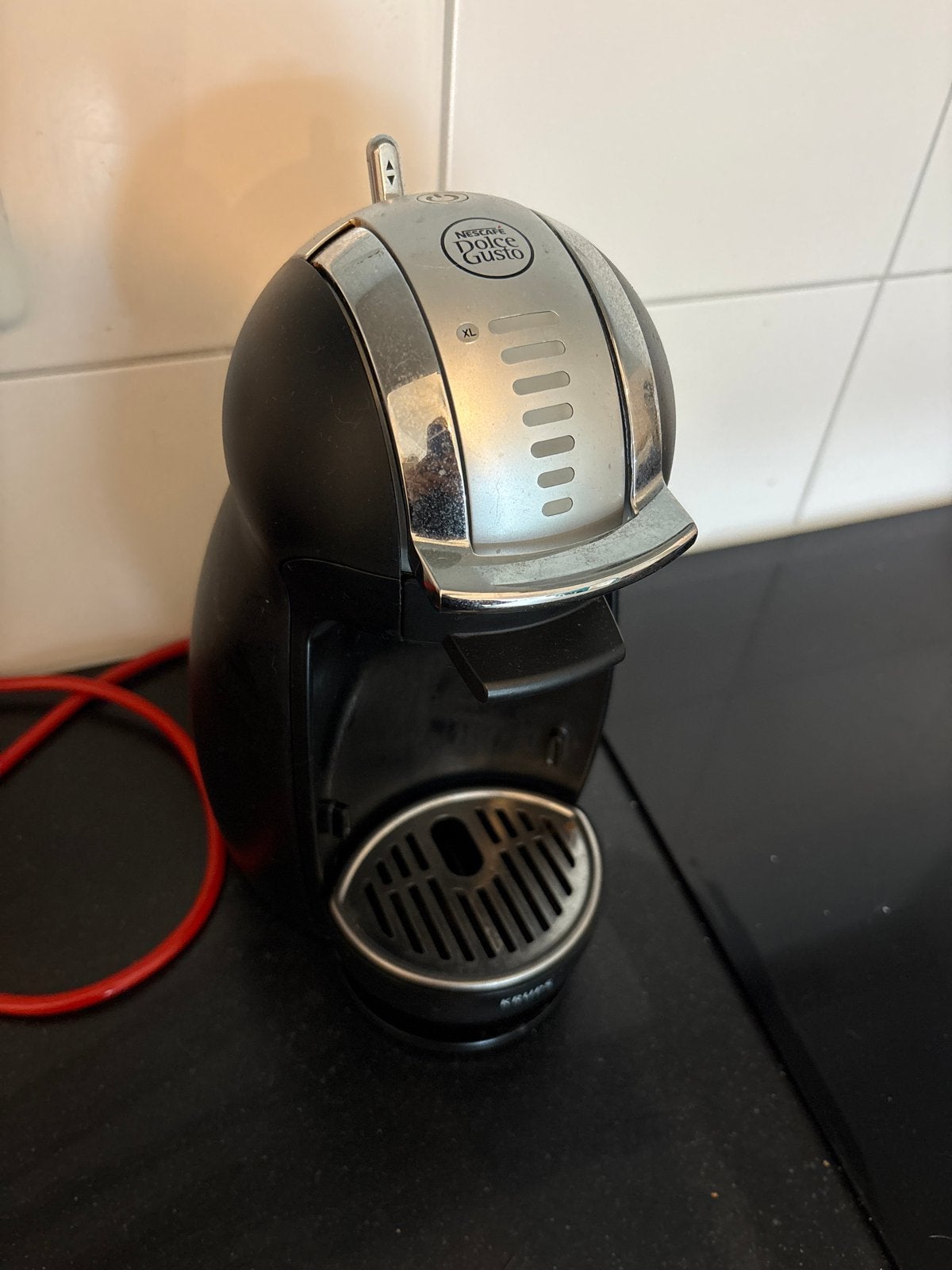 Krups Dolce Gusto Genio met cups, Witgoed en Apparatuur, Koffiezetapparaten, Ophalen, Koffiepads en cups, Koffiemachine, Zo goed als nieuw