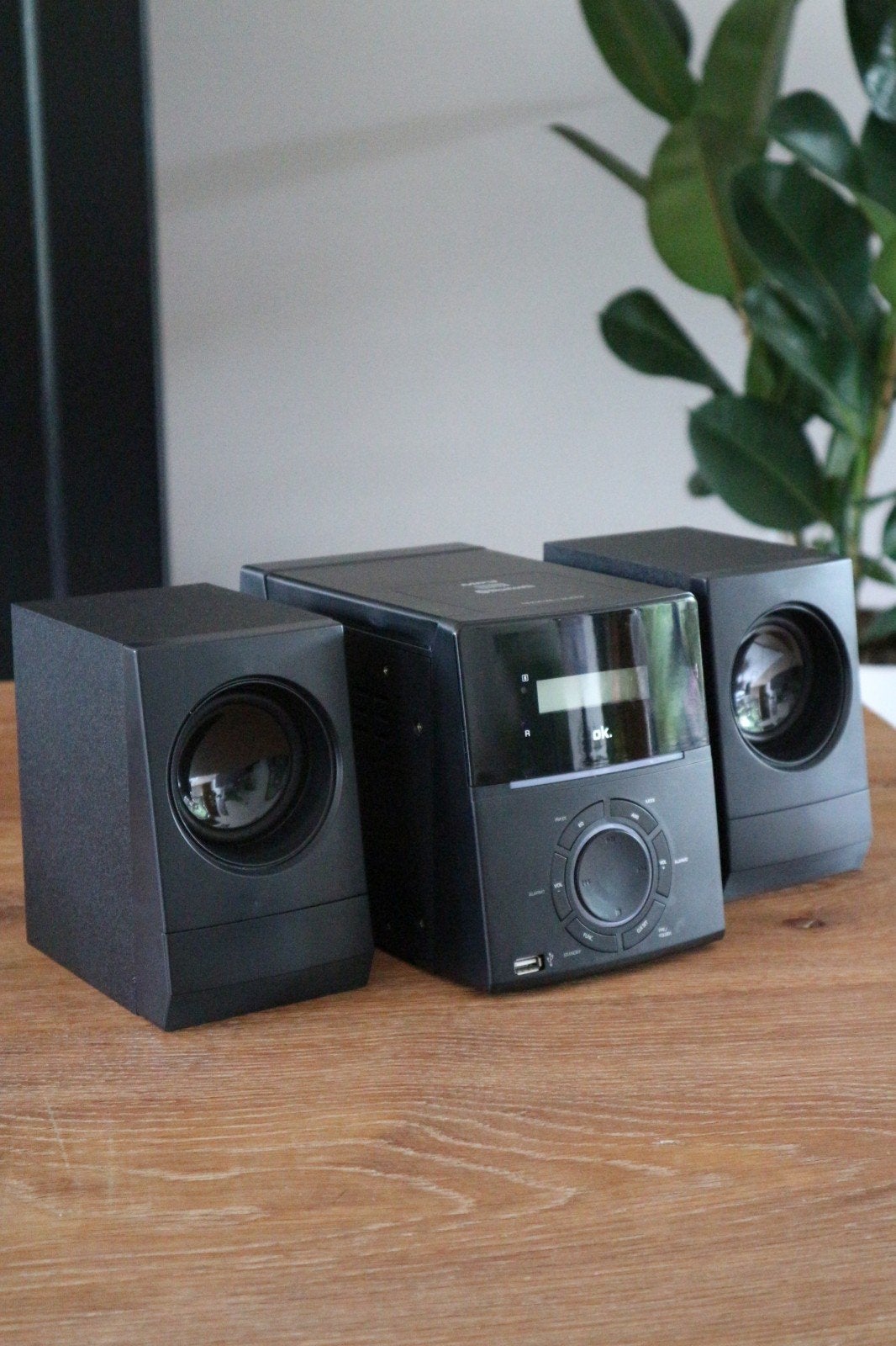 Mooie OK Hifi-set met BT Bluetooth, CD-speler, FM-radio, AUX, Ophalen of Verzenden, Zo goed als nieuw, USB 2, Zonder harde schijf