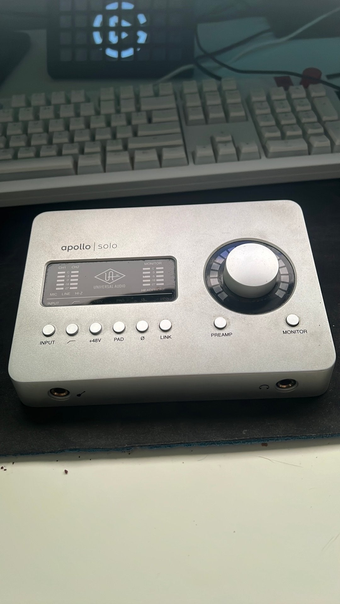 Universal Audio Apollo Solo TB3, Gebruikt, https://www.uaudio.com/pages/contact-us?srsltid=AU7gw4UghJBg_DMbX0BESB9gLjyLy5OJ383fxwJyTsZoODbjU7JrZbUR