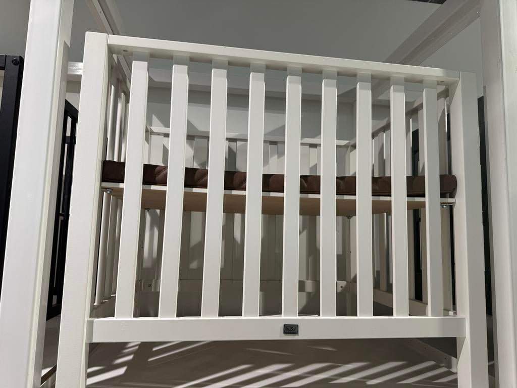 TWF Box Fleur Wit - Stijlvolle en veilige box voor baby's, Ophalen of Verzenden, Zo goed als nieuw, Ledikant