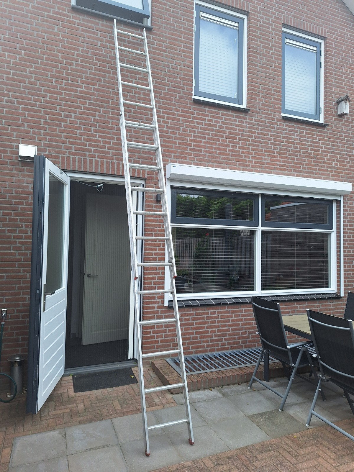 Altrex uitschuifbare ladder - 2 x 12 treden, Gebruikt, Ophalen of Verzenden, Ladder, Opvouwbaar of Inschuifbaar