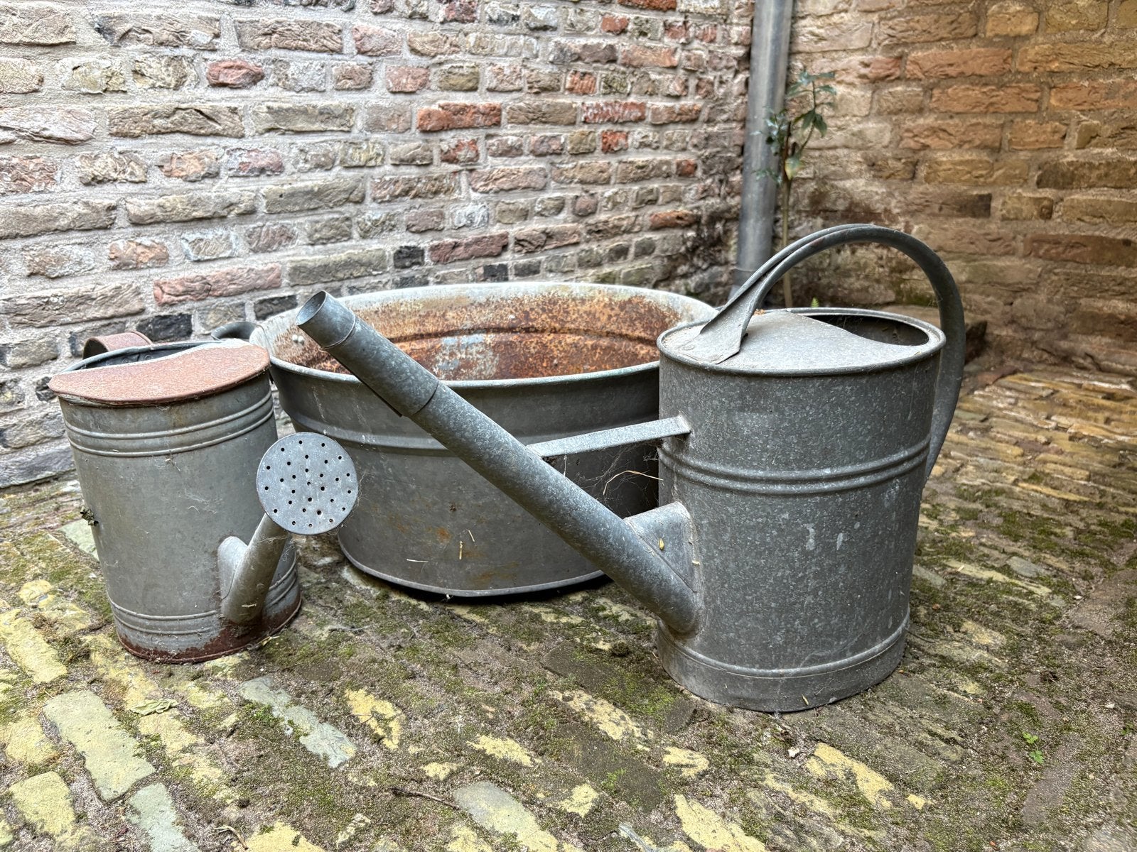 Diverse zinken artikelen: gieters en teiltjes emmertjes., Ophalen of Verzenden, Gebruikt
