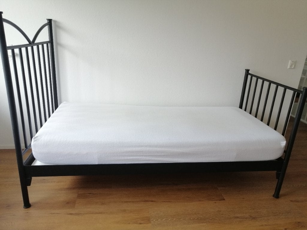 Ikea bed 90x200, zwart ijzer, Huis en Inrichting, Ophalen, Verstelbaar, 90 cm, Eenpersoons