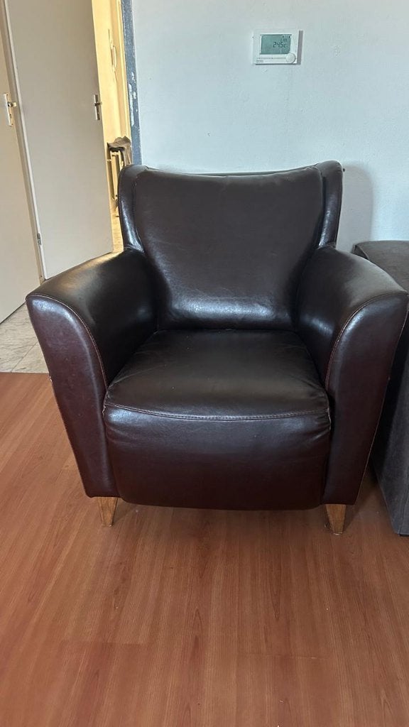 Household Furnitures, Ophalen