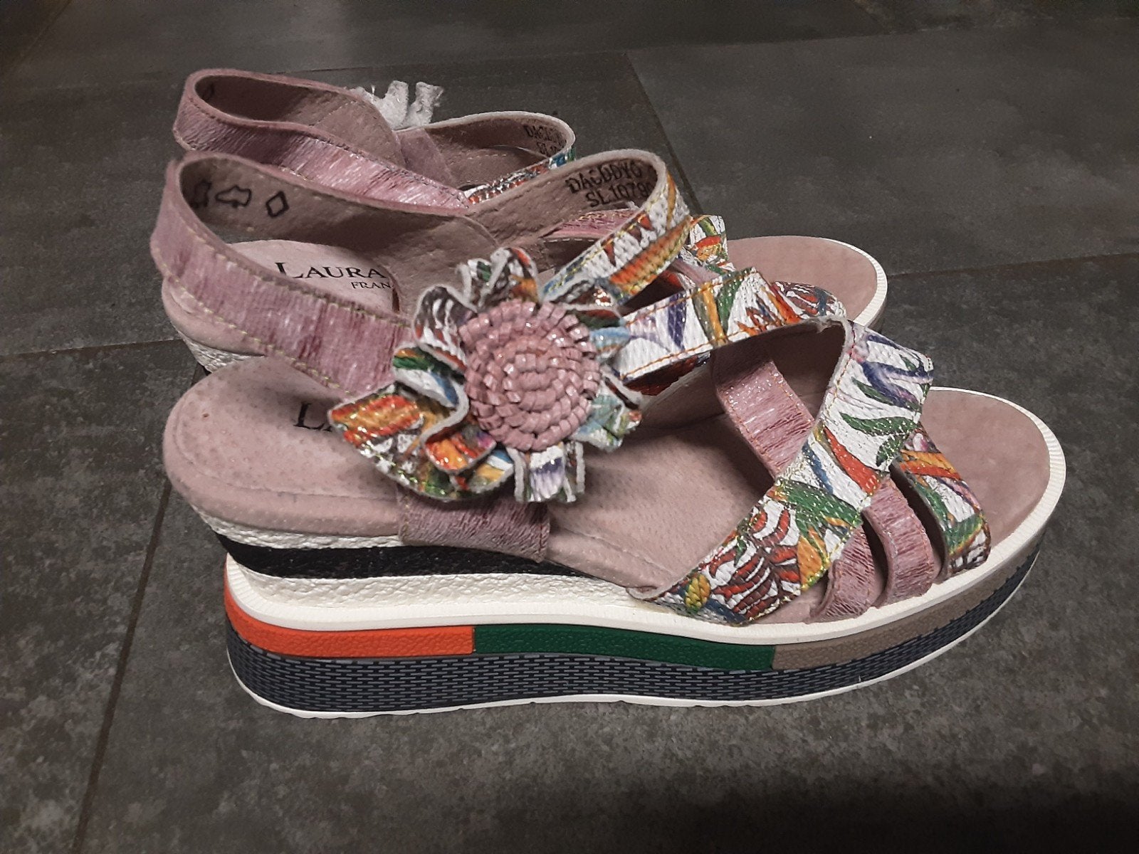 LAURA VITA FRANCE sleehak sandalen maat 39, Ophalen