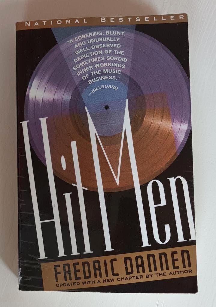 Hit Men - Frederic Dannen payola Clive Davis, Boeken, Gelezen, Frédéric Dannen, Ophalen of Verzenden, Algemeen