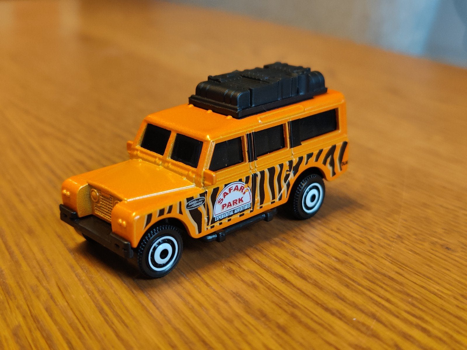 Matchbox Land Rover Defender Safari, Ophalen of Verzenden, Zo goed als nieuw, Auto