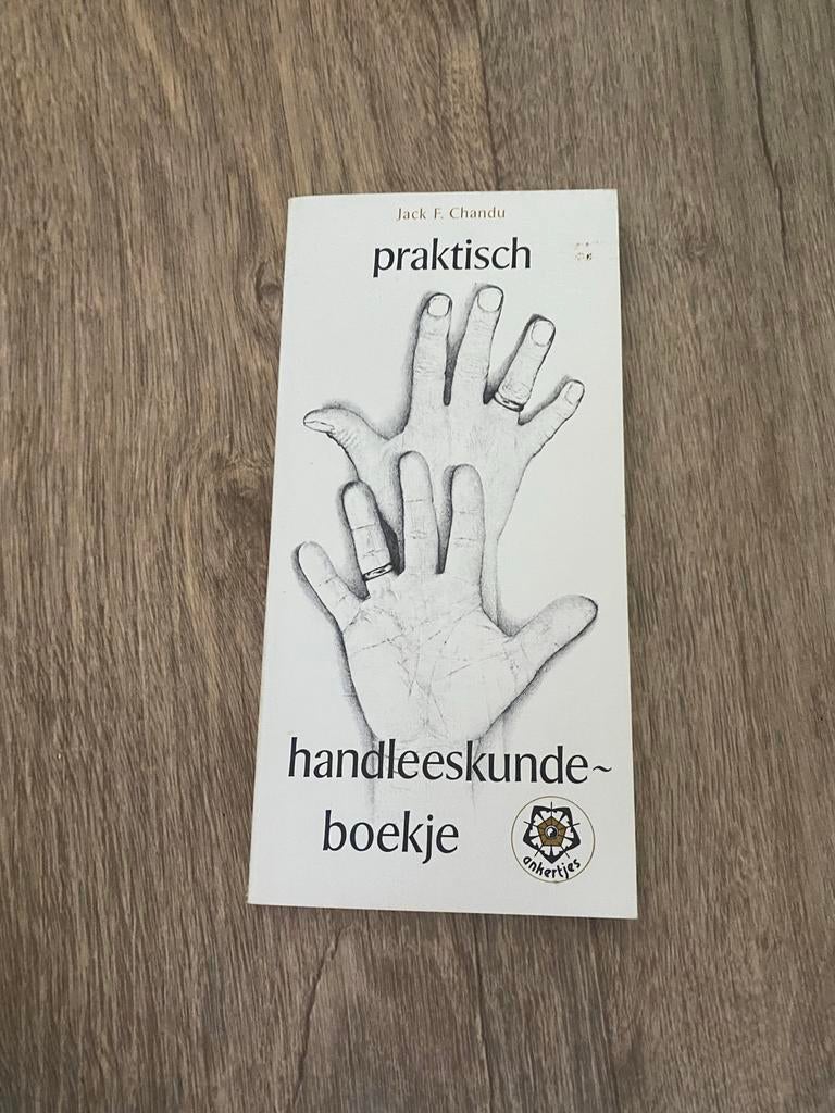 Praktisch handleeskundeboekje - Jack F. Chandu, Boeken, Ophalen of Verzenden, Zo goed als nieuw, Spiritualiteit algemeen, Instructieboek