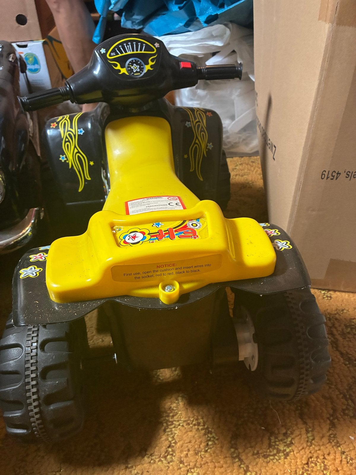 Kinderquad - Oplaadkabel ontbreekt, mogelijk defect, Gebruikt