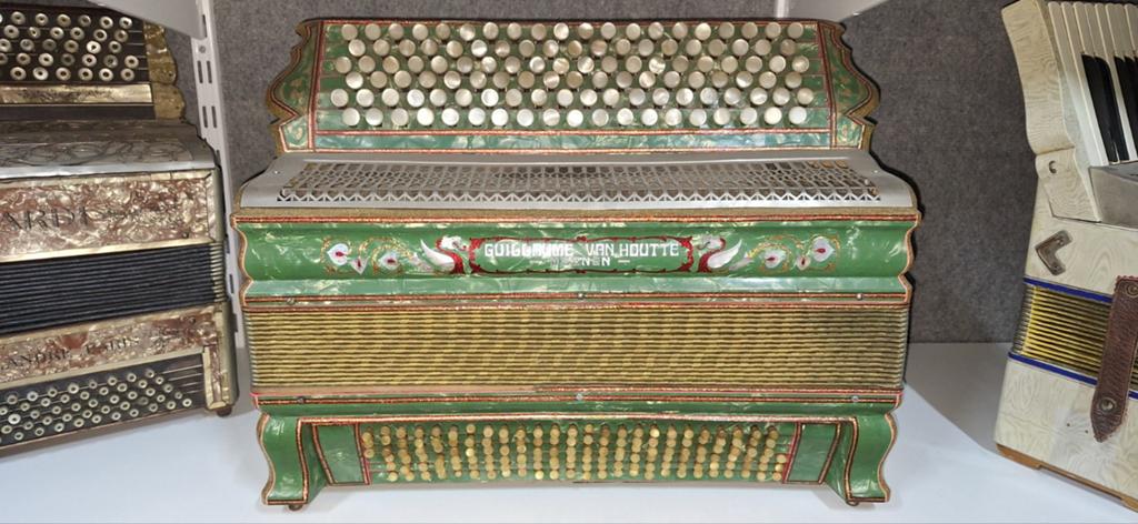 10 Antieke  Knopaccordeon o.a - 6 rijer, 150 bas nostalgie, Overige merken, Gebruikt, Overige formaten, Ophalen of Verzenden