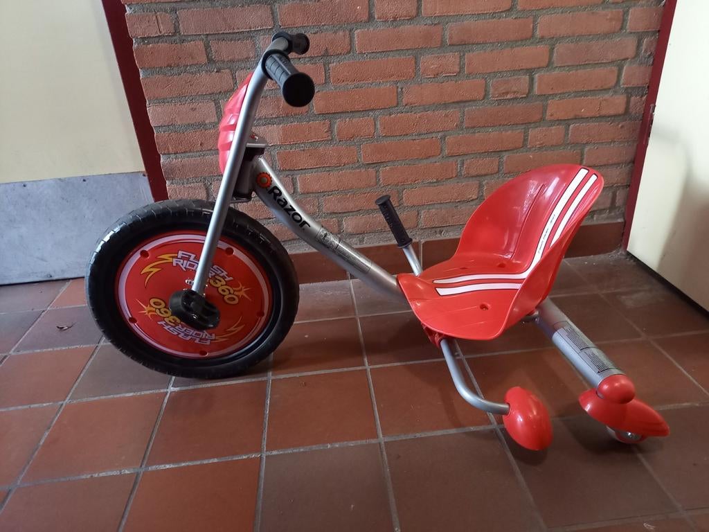 Razor flashrider 360 skelter

zo goed als nieuw, Ophalen, Zo goed als nieuw, Trapvoertuig