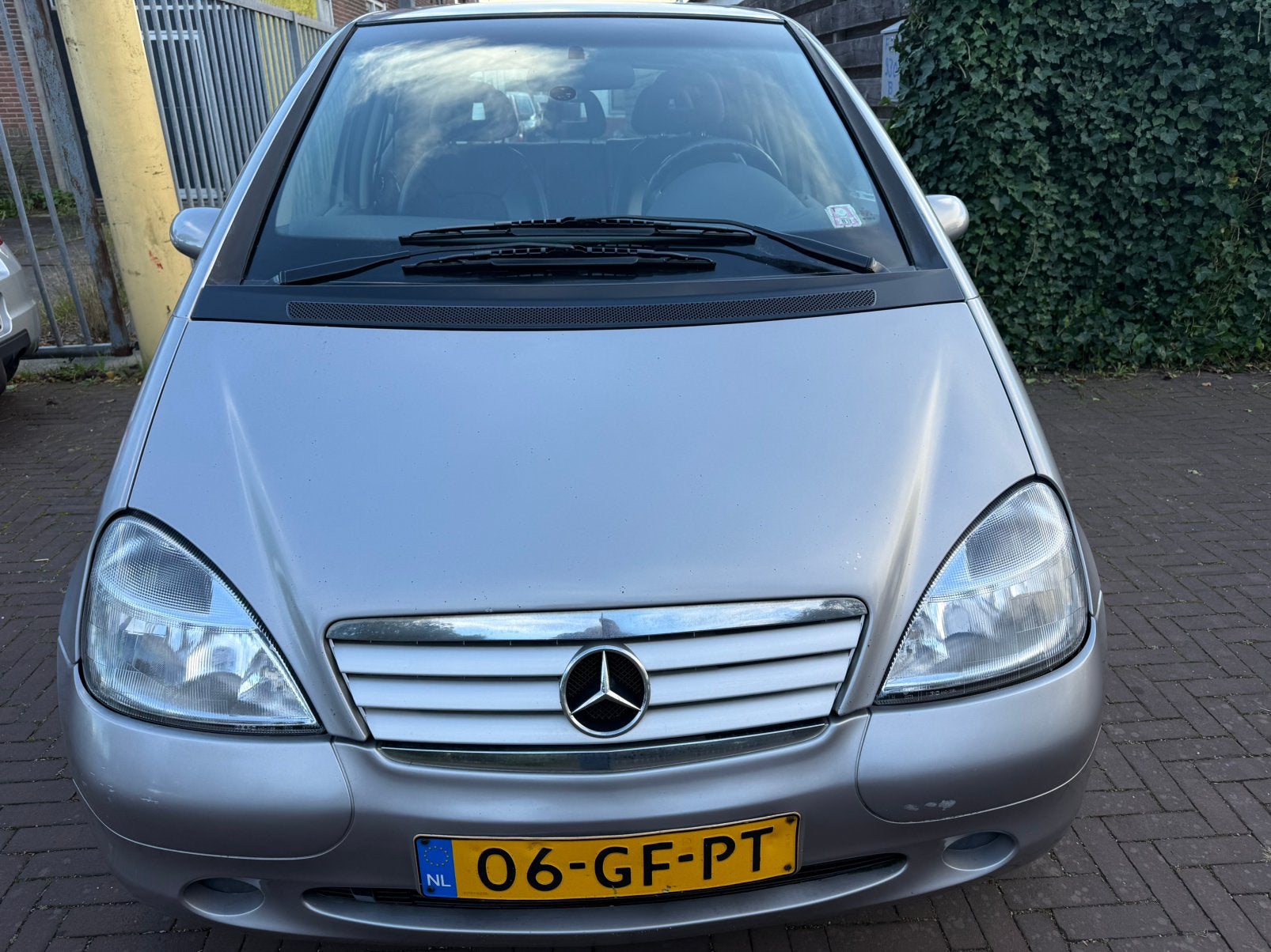Mercedes-Benz A-Klasse 1.6 A160 Classic 2000 Grijs, Auto's, Voorwielaandrijving, 40 €/maand, 4 cilinders, 400 kg