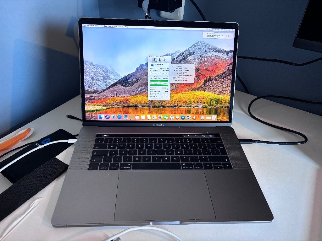 MacBook Pro 15 inch 2027, Computers en Software, MacBook Pro, 2 tot 3 Ghz, 512 GB, Ophalen of Verzenden