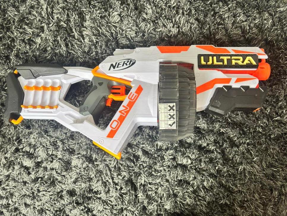 Nerf Ultra Blaster met 15 pijltjes elektrisch, Kinderen en Baby's, Speelgoed | Buiten | Actiespeelgoed, Ophalen of Verzenden, Zo goed als nieuw