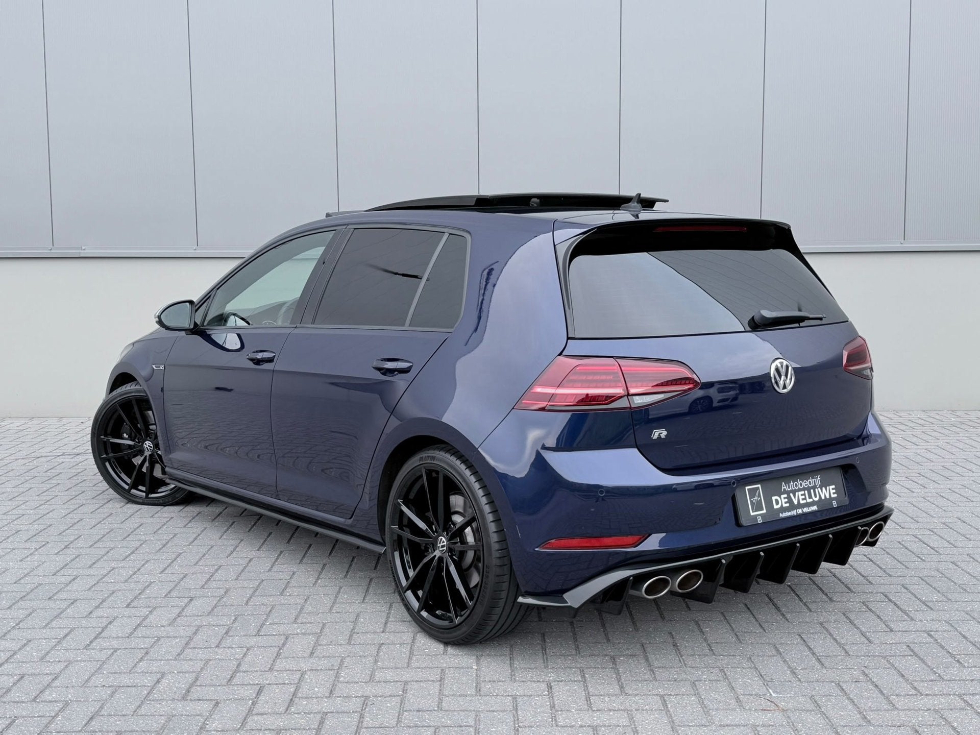 Volkswagen Golf 2.0 TSI 4Motion R / Pano / Virtual / ACC / 3, Auto's, Automaat, Adaptive Cruise Control, 1525 kg, Gebruikt