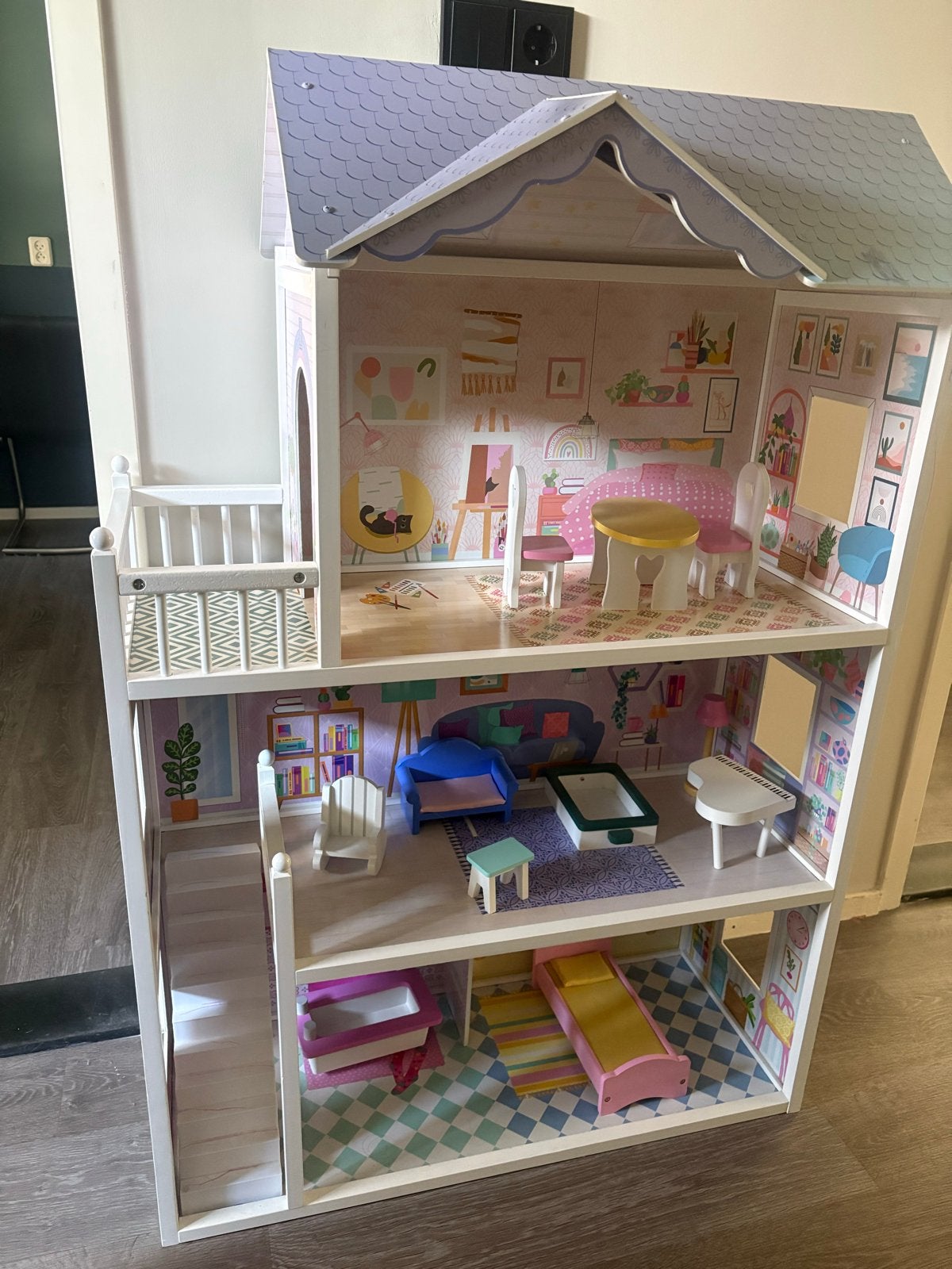 Groot Houten Poppenhuis met Meubels, Ophalen, Zo goed als nieuw, Jongen of Meisje