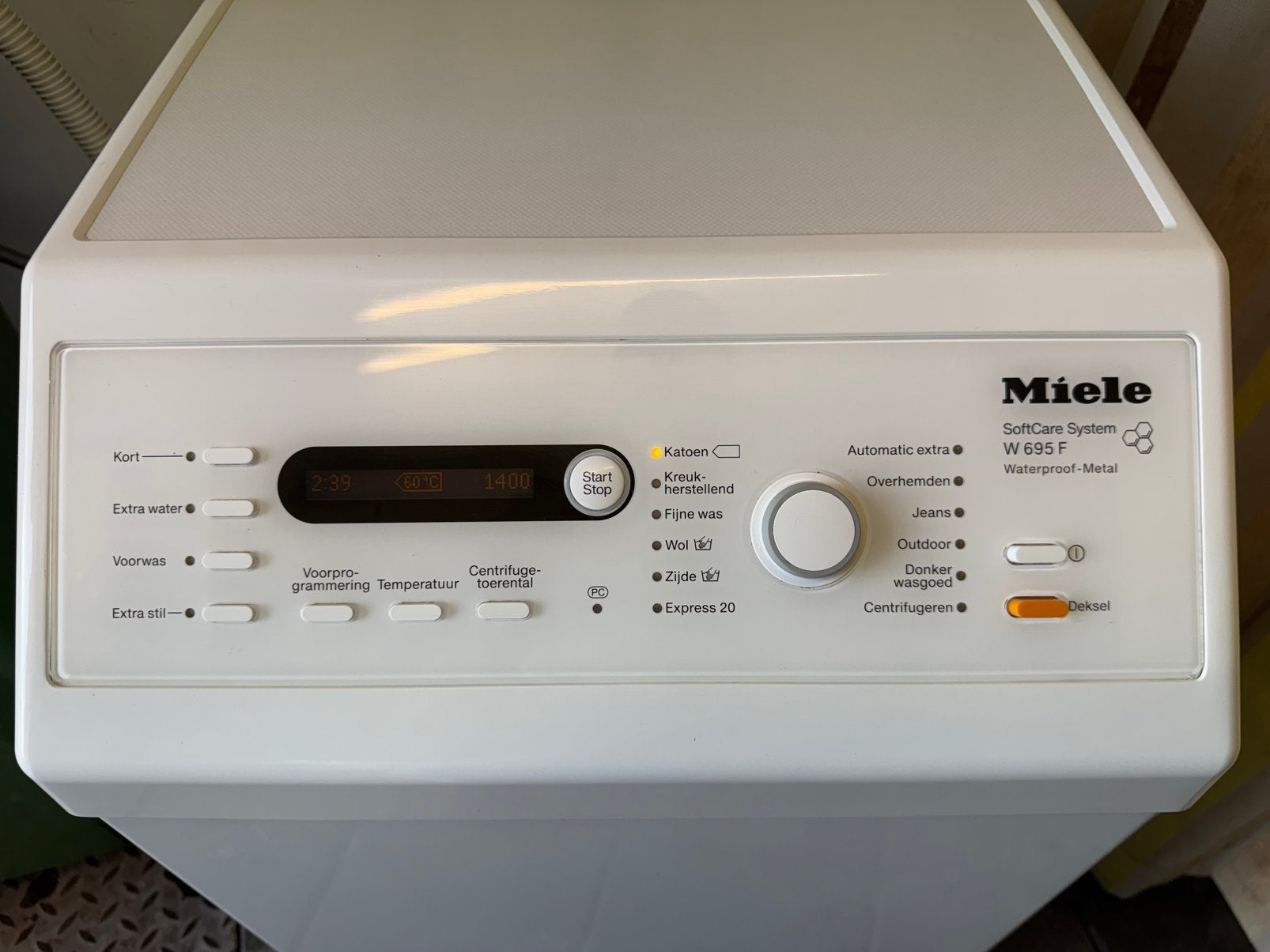 Foto 6 van Smalle Wasmachine | Miele W 695 F | Schoon | Staat Beneden
